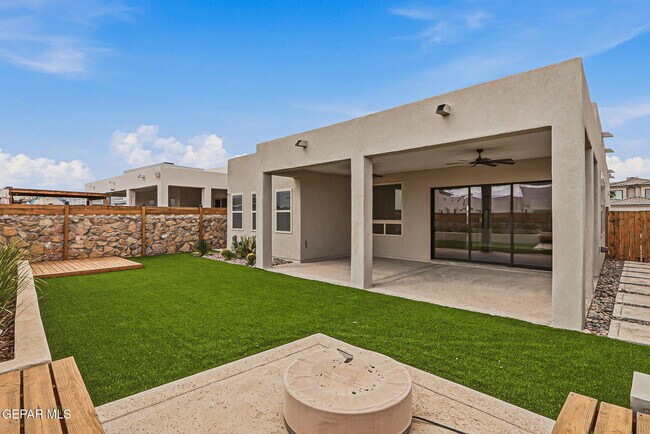 Building Photo - 253 Emerald Sun Dr