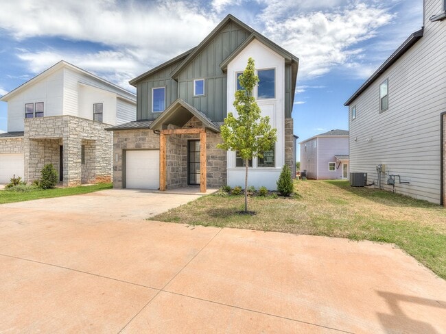 Building Photo - Beautiful New Construction Home in Edmond/...