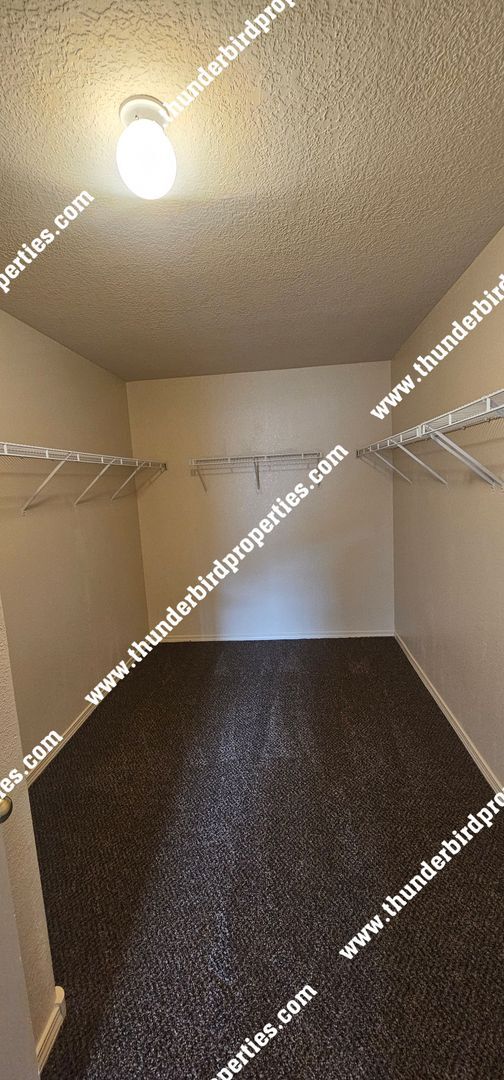 Building Photo - Spacious 4 bedroom, 3 bathroom in Ventana ...