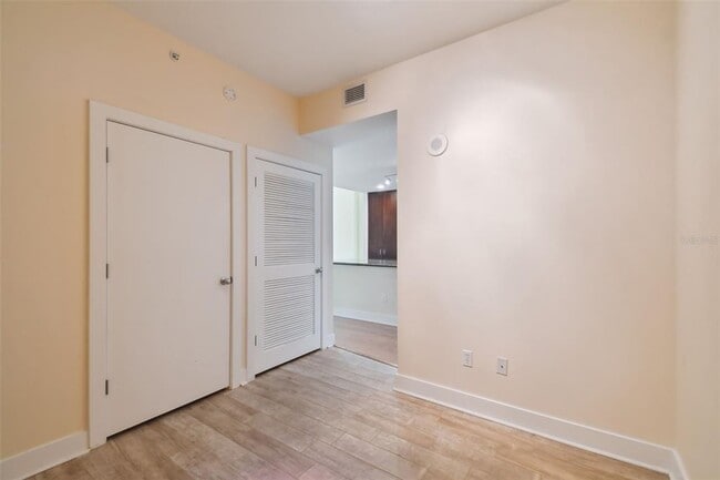 Building Photo - 1208 E Kennedy Blvd