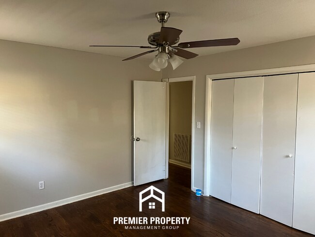 Building Photo - 2322 Rodgers Dr NE