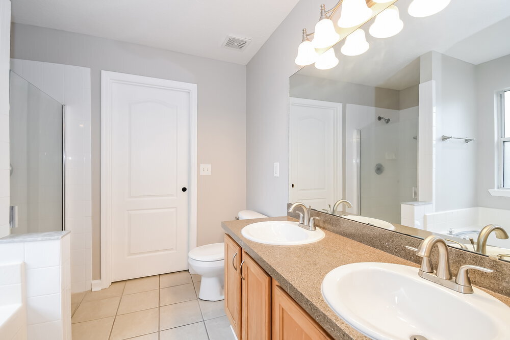 Building Photo - 1299 Summit Oaks Dr E