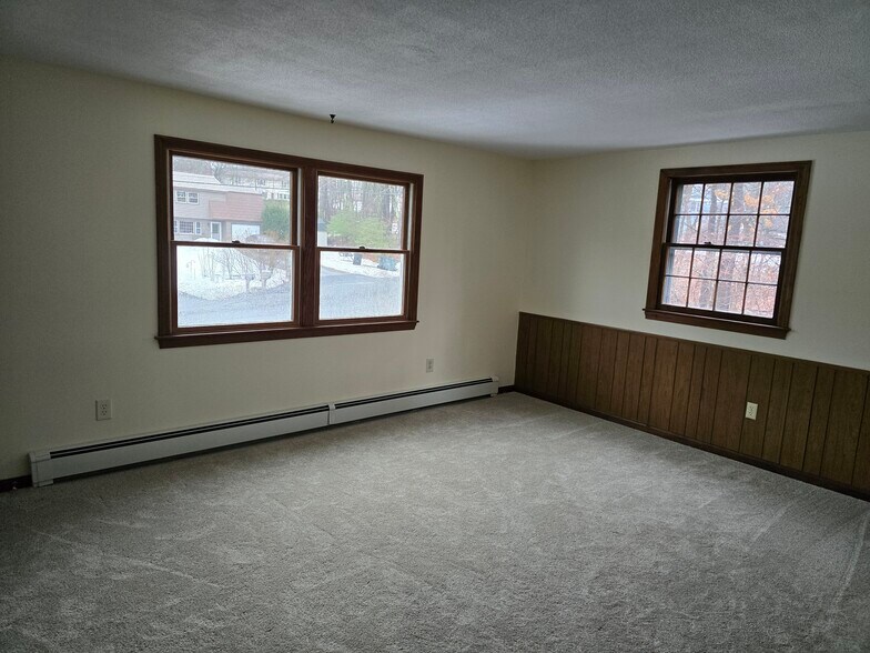 Building Photo - 64 Pershing St