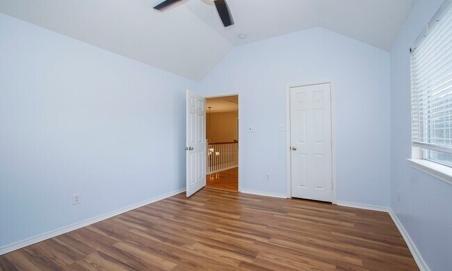 Building Photo - 16207 Waiting Spring Cir