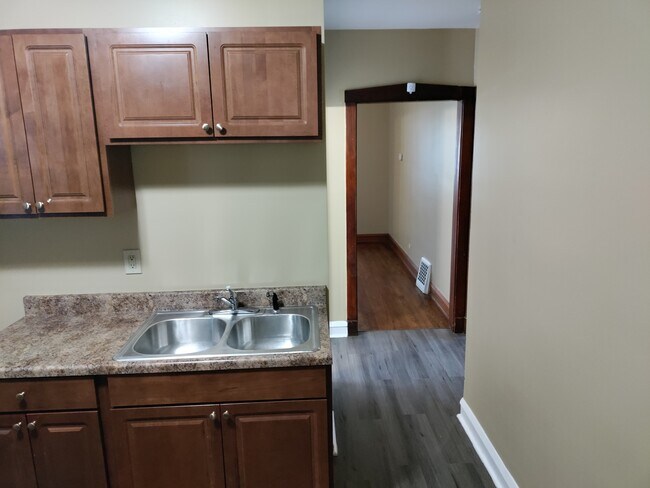 Building Photo - 7645 S Throop St