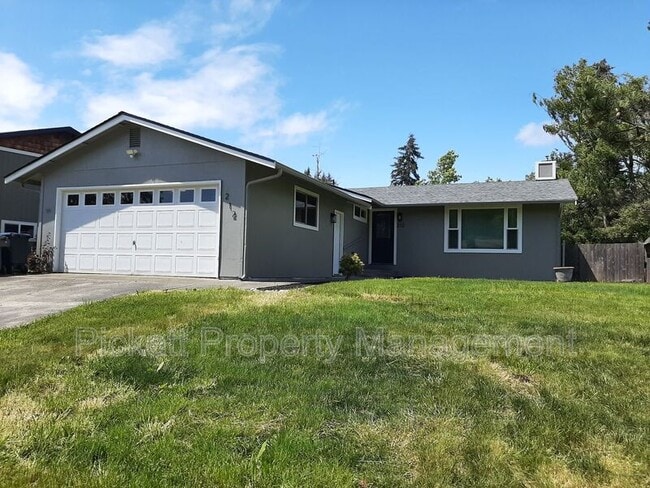 Primary Photo - 212 NE Torval Canyon Rd