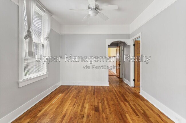 Building Photo - 806 Constantinople St
