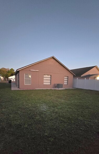 Building Photo - 846 Grenadier Dr