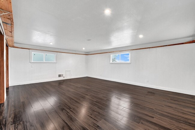 Building Photo - 1301 Avenue I
