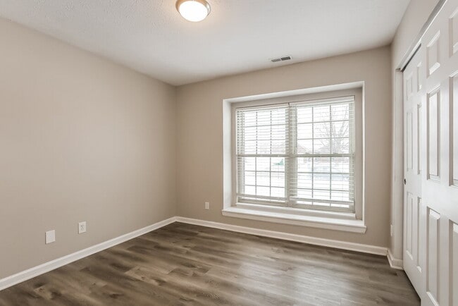 Building Photo - 1205 Turnbury Ln