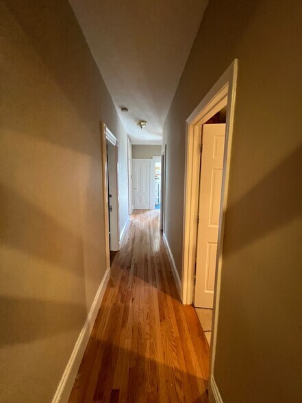 Building Photo - 68 Calumet St