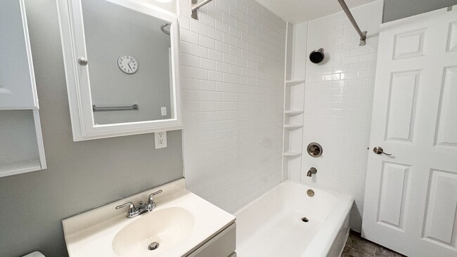 Building Photo - 707 Bong Blvd