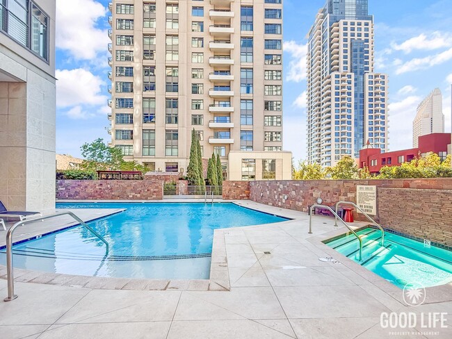 Building Photo - Downtown Luxury Living – 2B/2BA Condo with City Views!