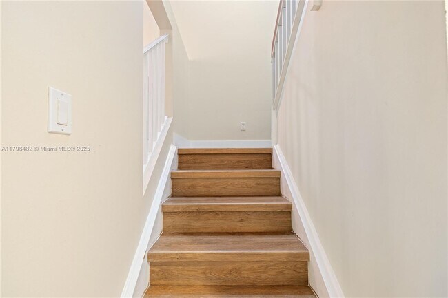 Building Photo - 958 Coral Club Dr