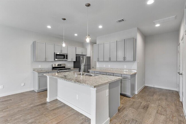 Building Photo - 15010 Eagle feather ct.