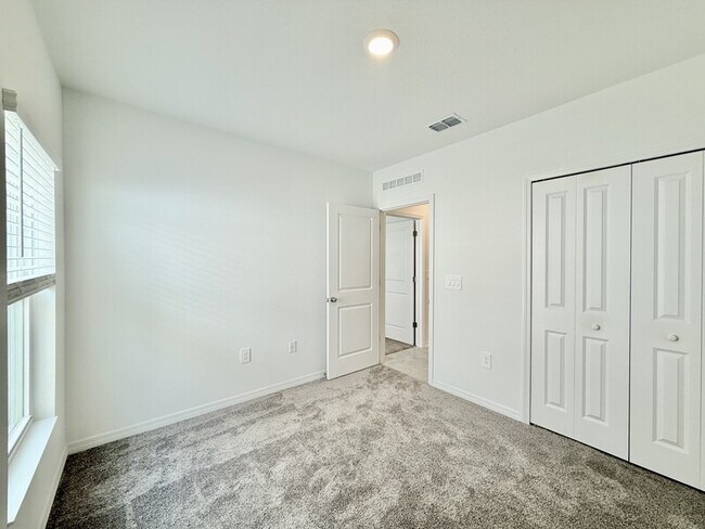 Building Photo - 1240 Tyler Lp