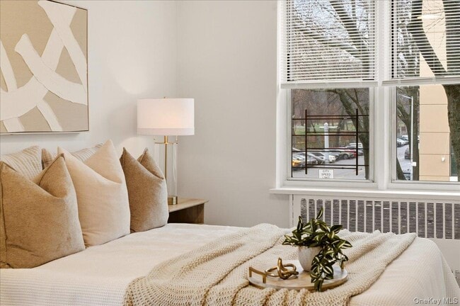 Building Photo - 610 Waring Ave