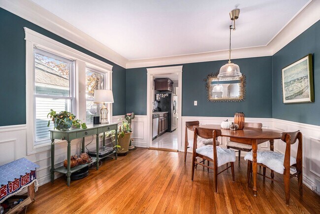 Building Photo - 3 BED 2 BATH BUNGALOW STYLE HOME IN FERNDALE ------ W. CHESTERFIELD