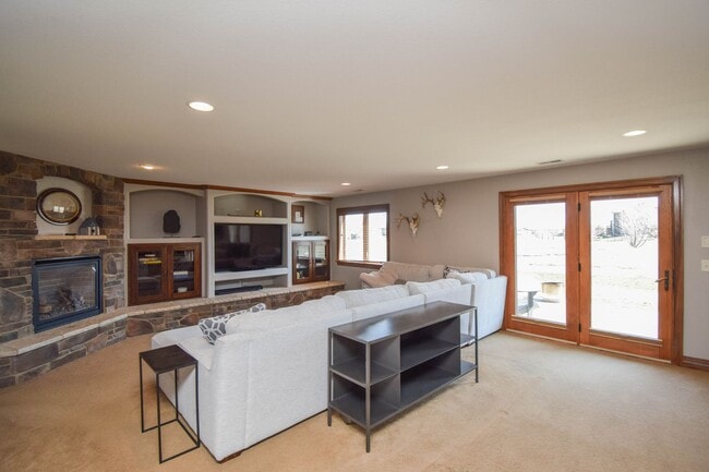 Building Photo - 2204 S Silverthorne Ave