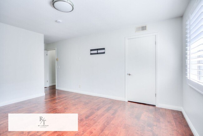 Building Photo - Arcadia School District | Quiet 4-Unit Community