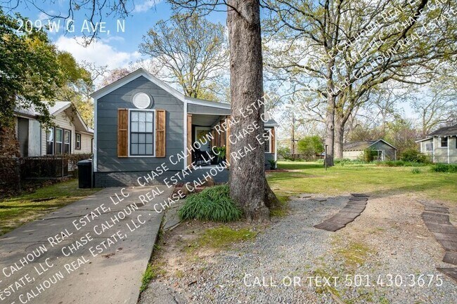 Building Photo - 209 W G Ave