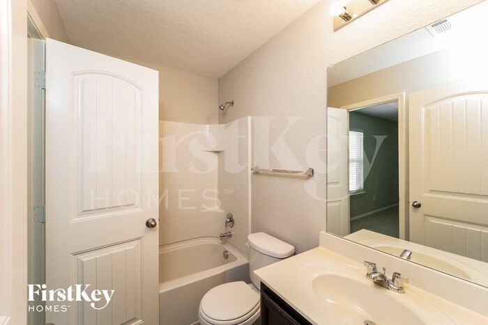 Building Photo - 9233 Benevolent Ct
