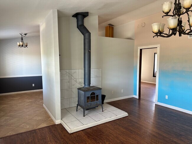 Living room - 48775 Forest Springs Rd