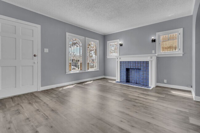 Building Photo - 1441 W 53rd St