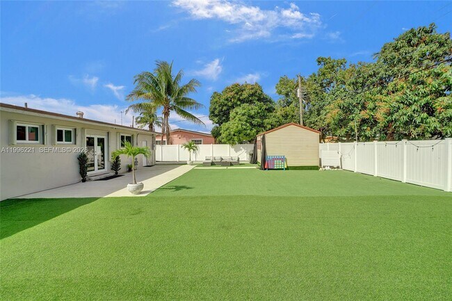 Building Photo - 19625 NW 6th Pl