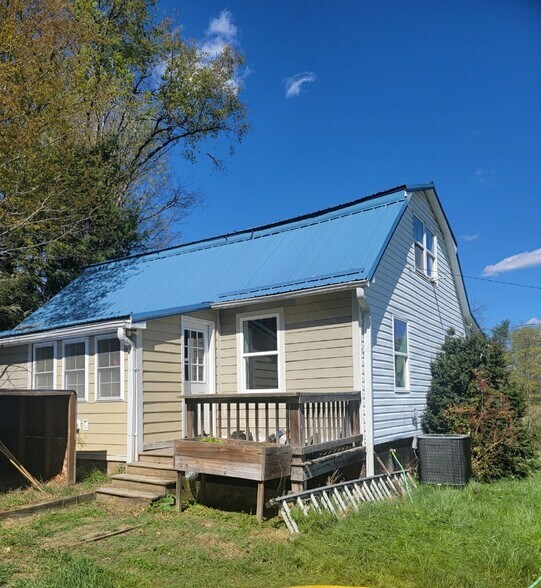 Building Photo - 2315 Olinger Rd