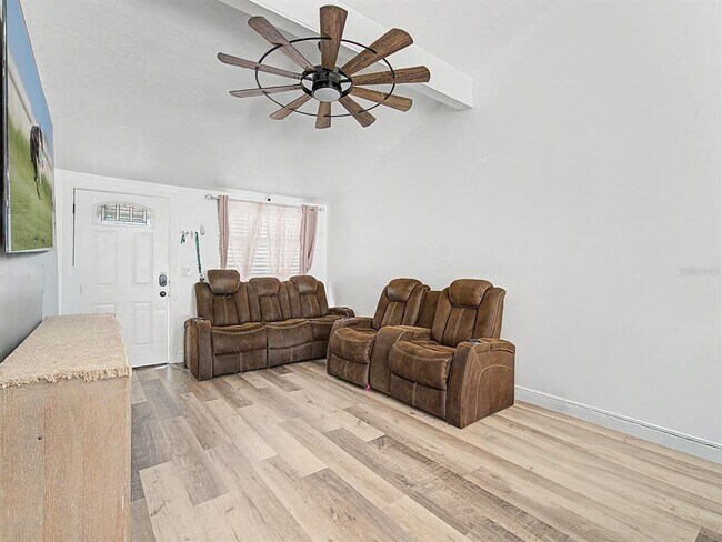 Building Photo - 8304 Dasa Pl