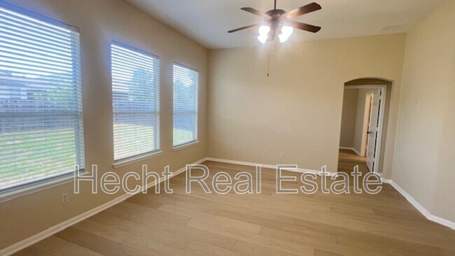 Building Photo - 1712 Bush Coat Ln