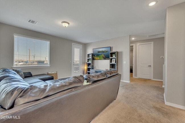 Building Photo - 912 Crystal Deer Dr