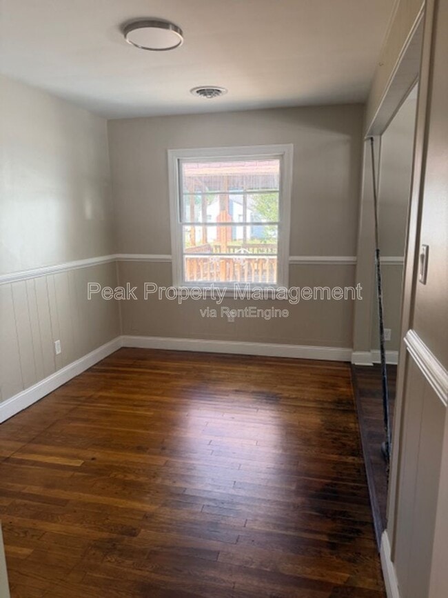 Building Photo - 4815 Oakleys Ln