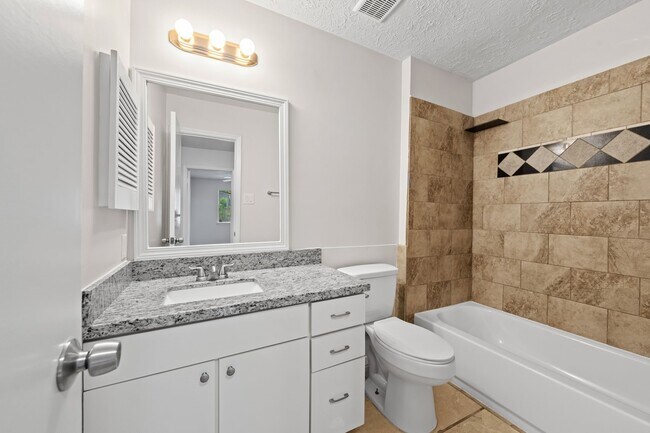 Building Photo - 4503 Pineville Ln