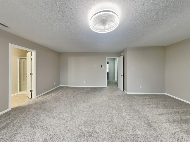 Building Photo - 8147 Retreat Ln