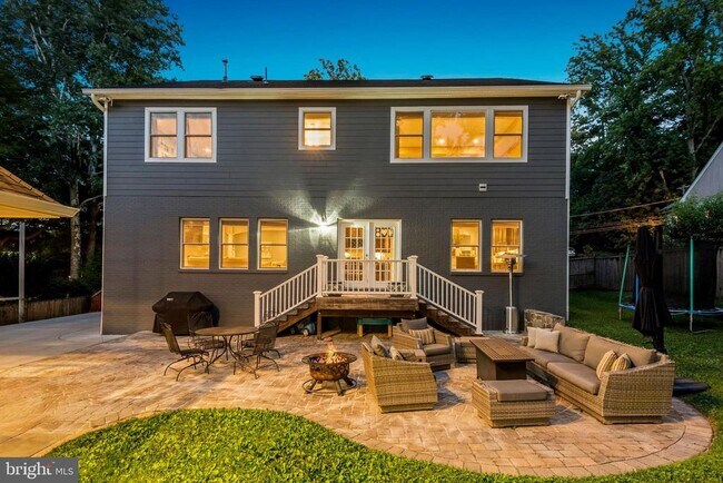 Building Photo - 6005 Selvyn Rd