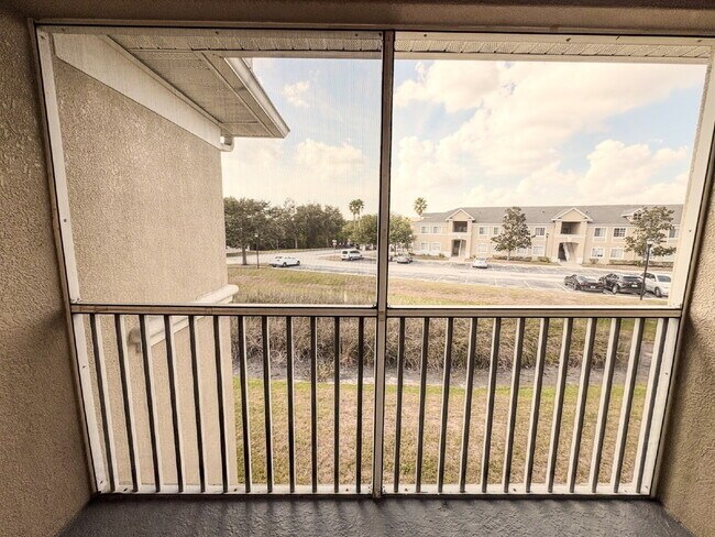 Building Photo - Spacious renovated 3-Bed, 2-Bath in VOB Riverview