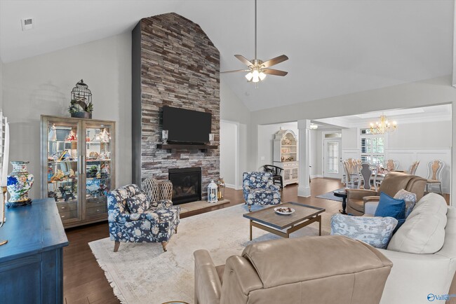 Building Photo - 112 Summer Walk Ln