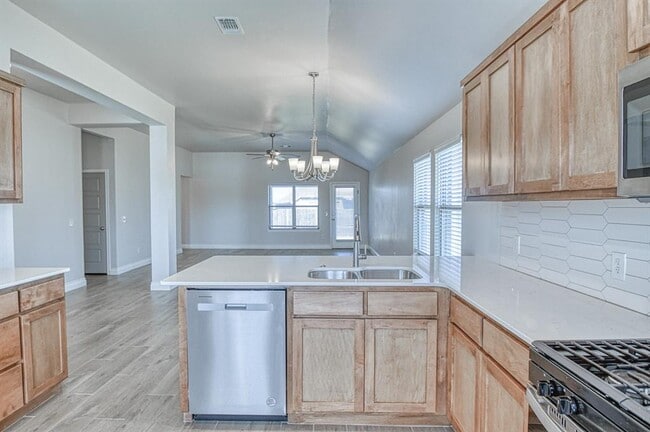 Building Photo - 624 Caladium Dr