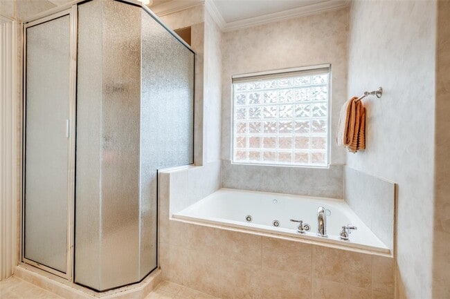 Building Photo - 13911 Royal Springs Ct