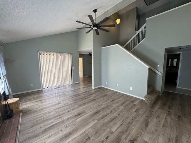 Building Photo - 2440 Melody Ln