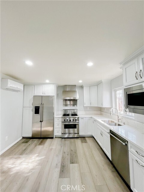 Building Photo - 536 Short St