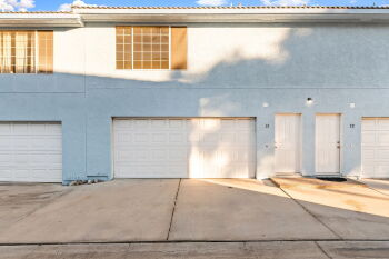 Building Photo - 1344 Park Ln