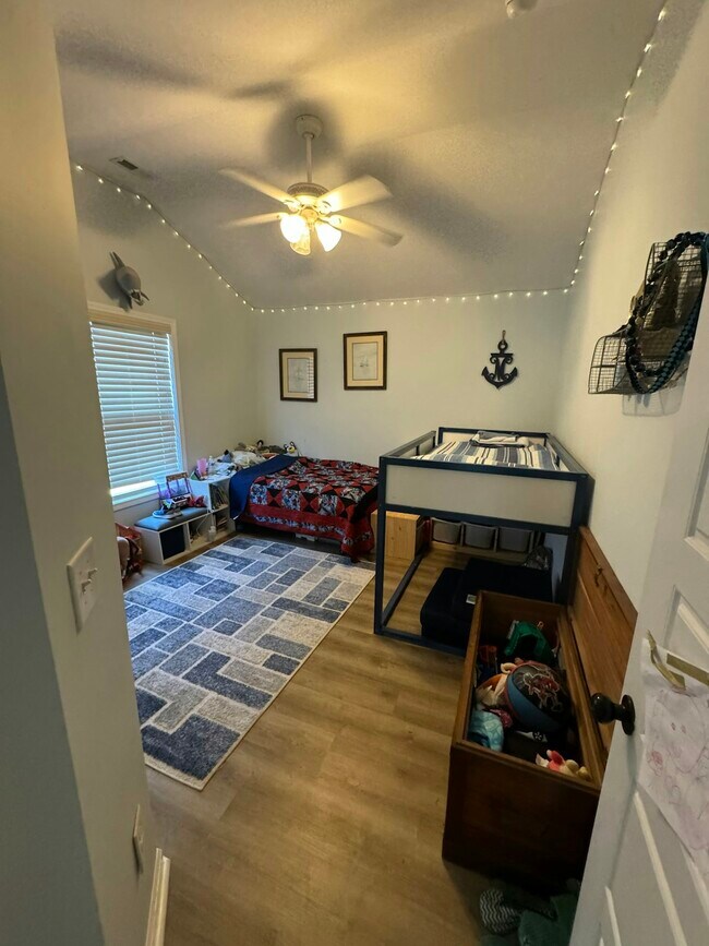 Building Photo - 205 Holmes Point Ct