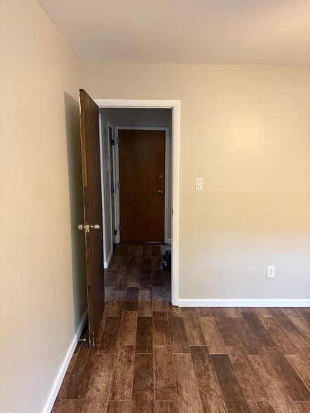 Bedroom & Hallway - 657 Edison Ave