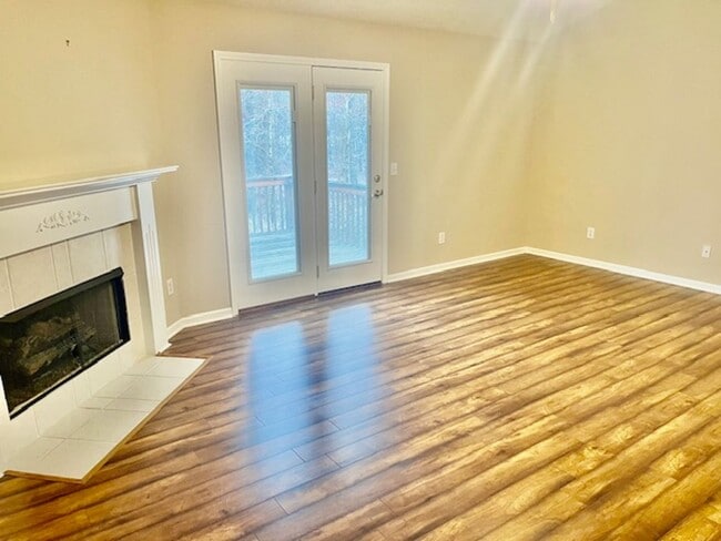 Building Photo - 7 Clarendon Pl