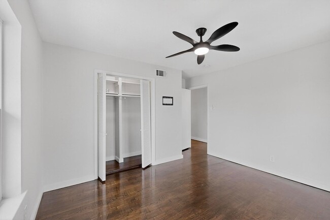 Building Photo - 2812 San Medina Ave