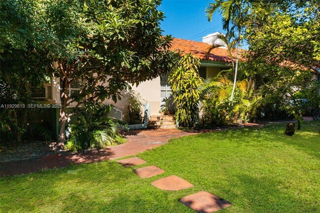 Building Photo - 835 Alton Rd