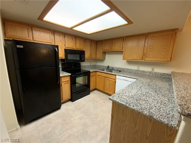 Building Photo - 3450 Erva St